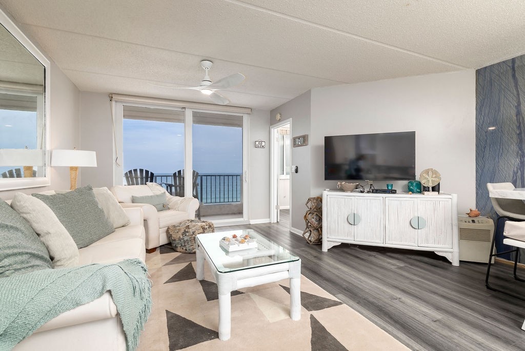 Ocean Front Haven on No Drive Beach*Community Pool