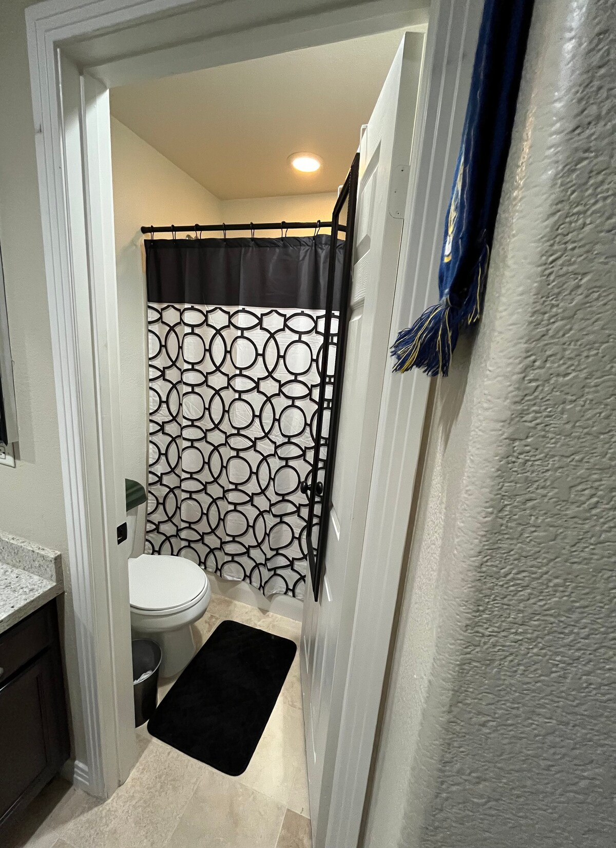 Coachella私密舒适的Casita卧室和洗手间