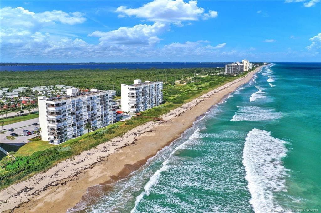Oceanfront 5th fl condo unobstructed panoramic vw!