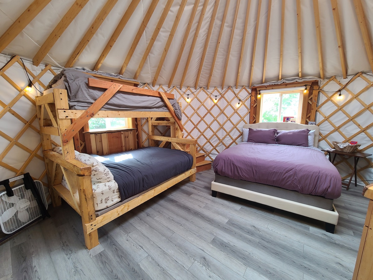 Fully-furnished Kobuk Yurt 1 🌲   at AK Dogstead