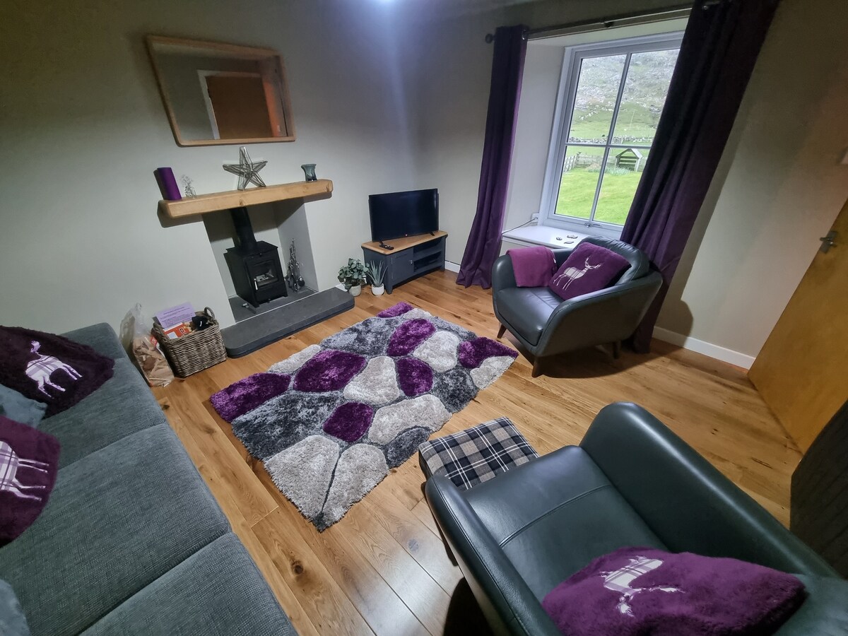 Luxury cottage by Clachtoll beach+hi speed WiFi