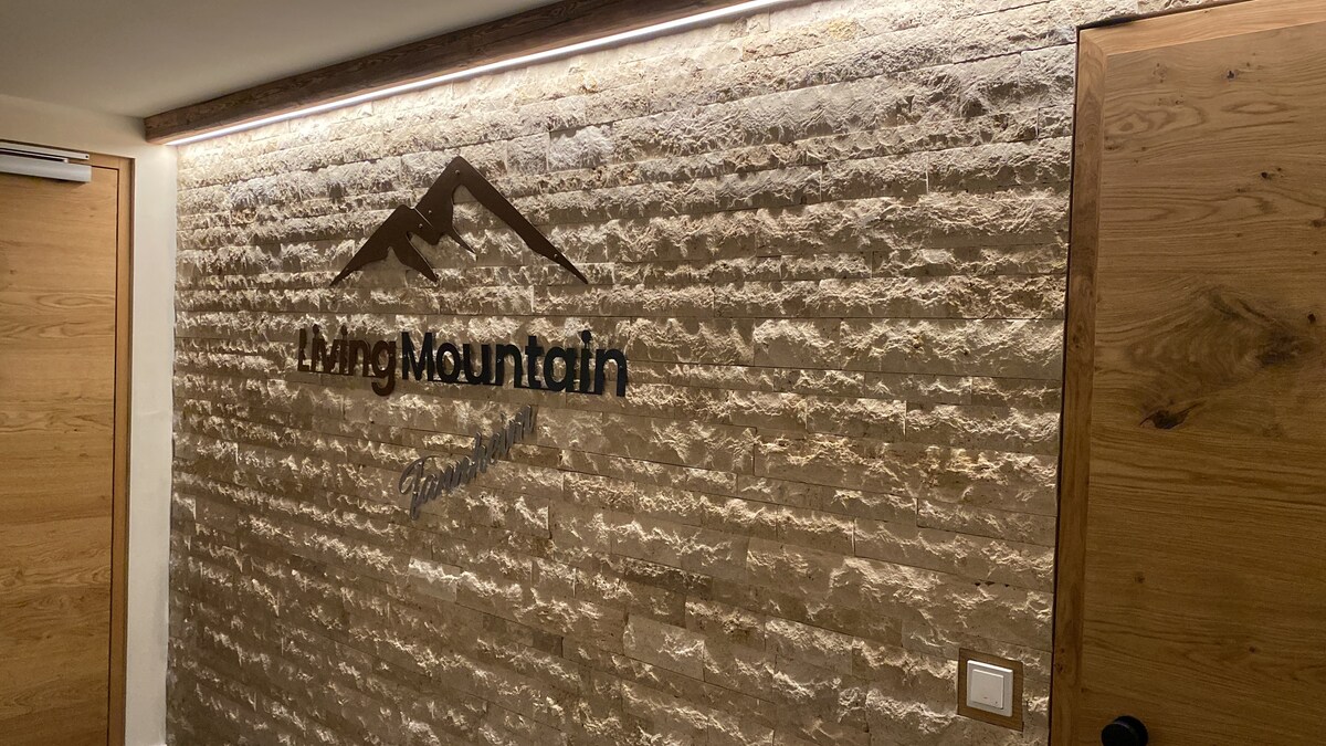 Living Mountain Tannheim - Valley Love