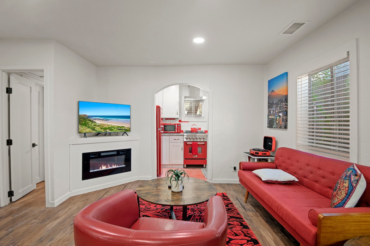 Ruby Red Bungalow市中心，带空调和智能电视