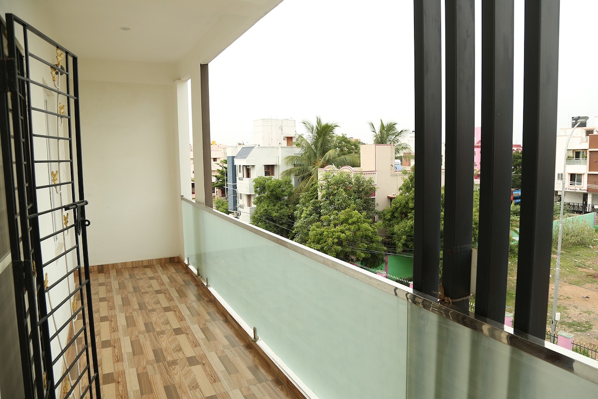 Breezy 3BHK Apartment! Relax in Open Sky Jacuzzi