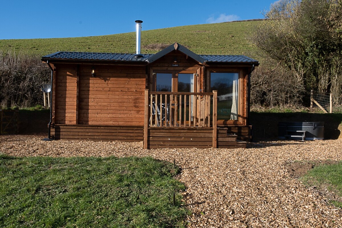 Luxury Welsh Lodge with Hot Tub and Log Burner