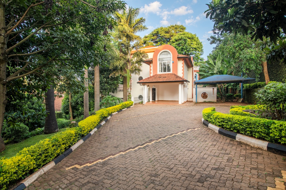 Charming Thigiri Villa