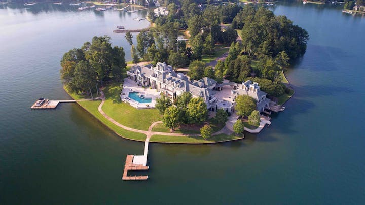湖滨豪华别墅（ Lakefront Luxury Villa ）