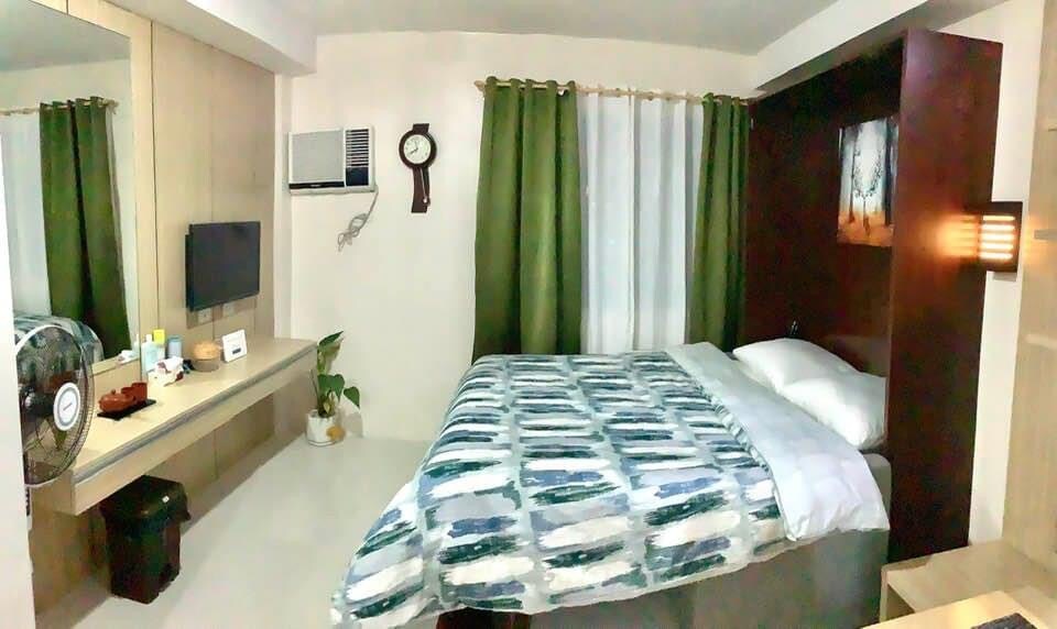 位于宿雾市（ Cebu City ）的舒适柿子单间公寓