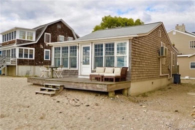 Waterfront Beach Cottage in Connecticut