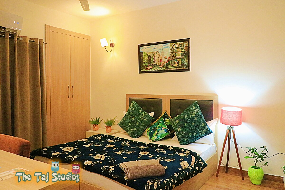 #Stay in Service Studio Apartment #Breakfast #Cafe