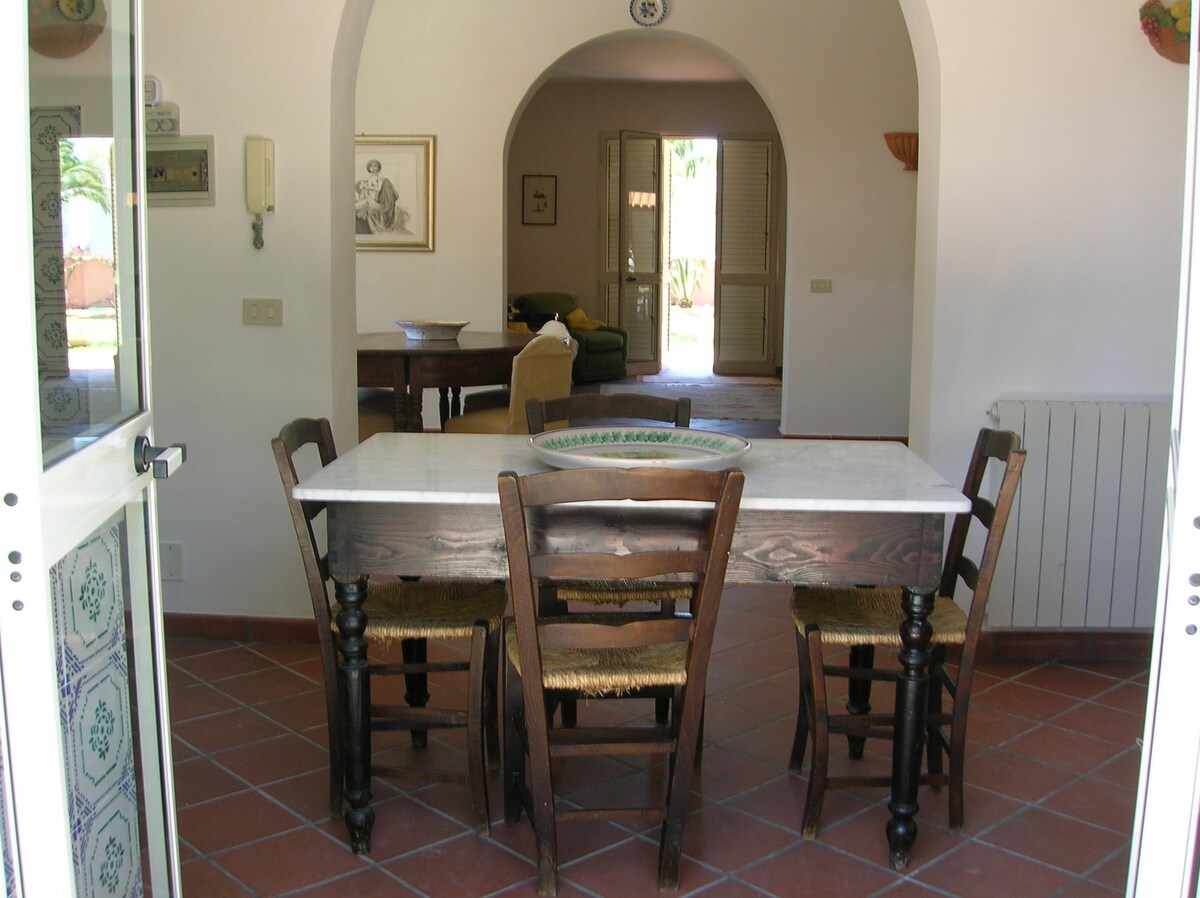 Villa Salata度假屋，位于Stagnone - Marsala