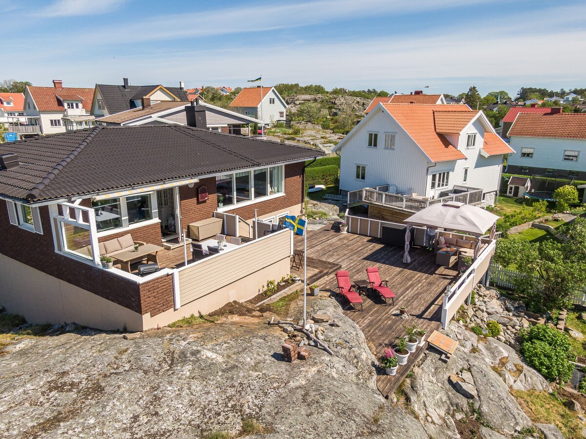 Large and spacious accommodation on Donsö with ocean view