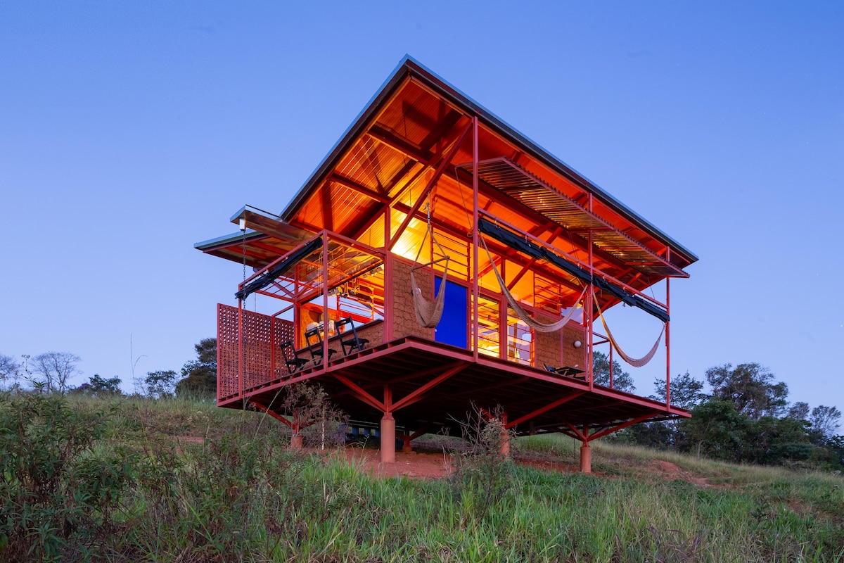 Casa Igarapé ：在原料和钢制土地上建造的生态小木屋