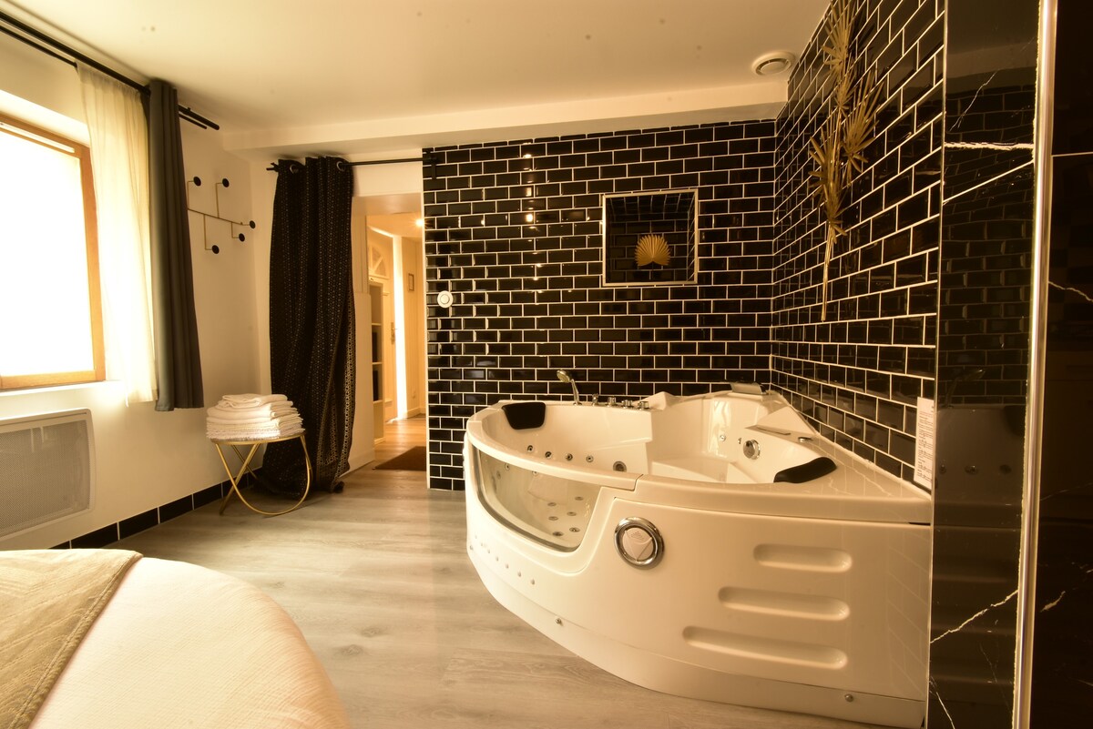 Appartement jacuzzi Gold&Night