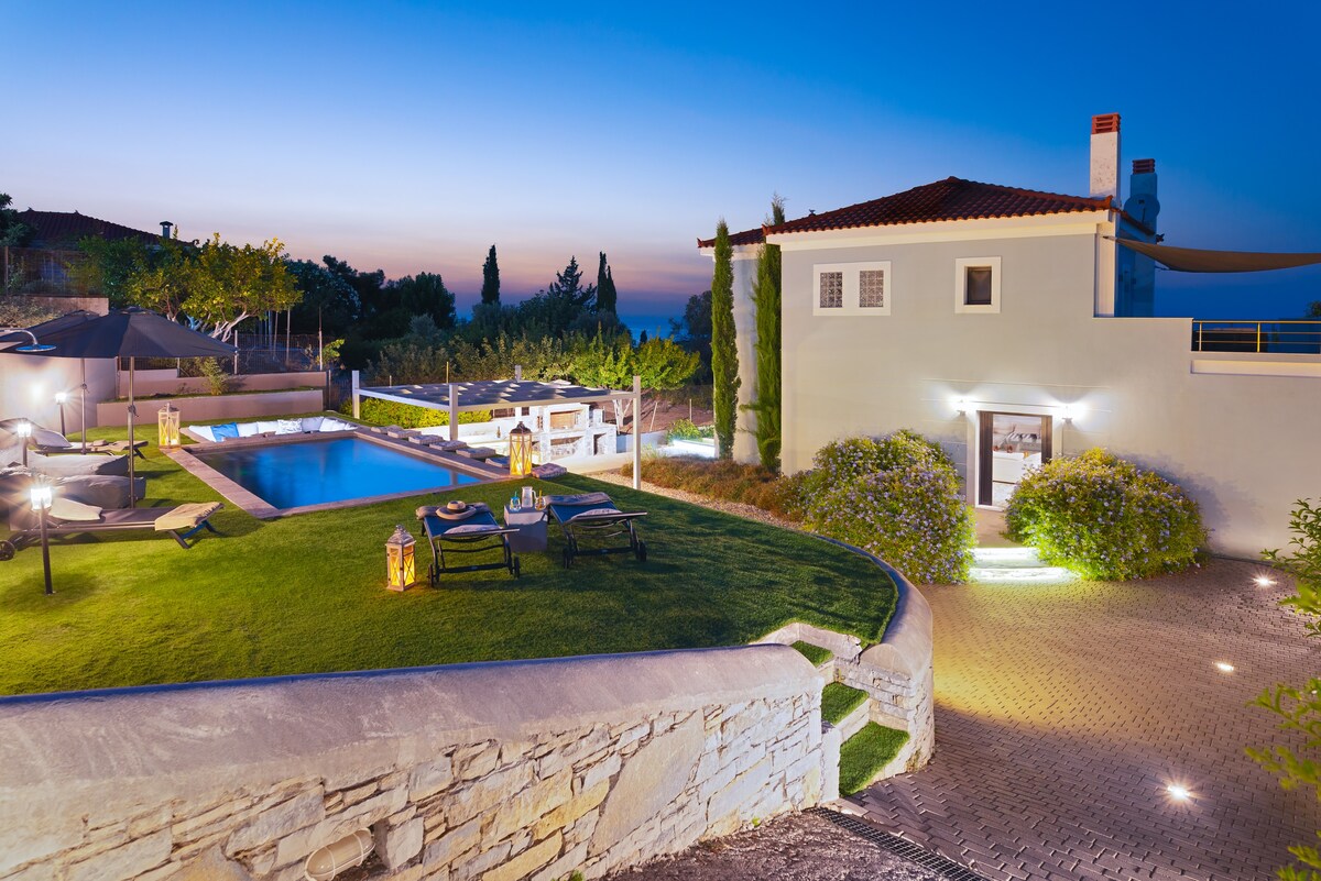 Villa Tania with a pool, Beach Front and Sea View