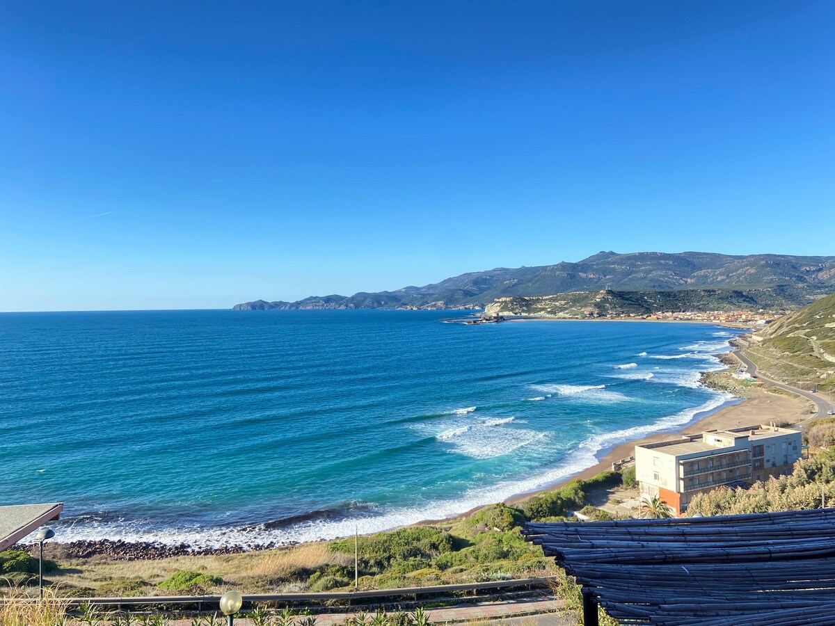 Splendida casetta affacciata al mare con giardino