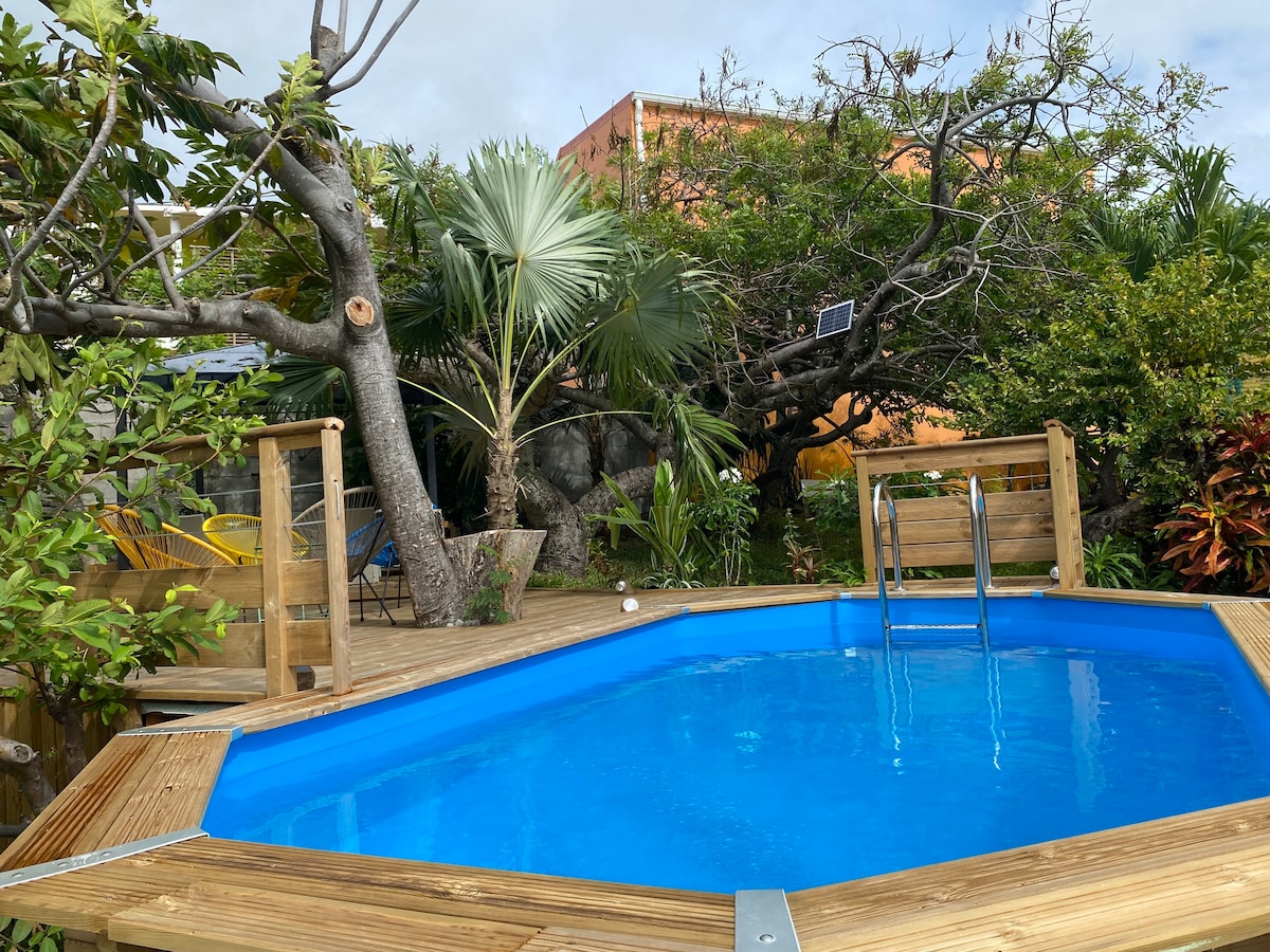 LA “Villa mon rêve” avec piscine, jardin, parking.