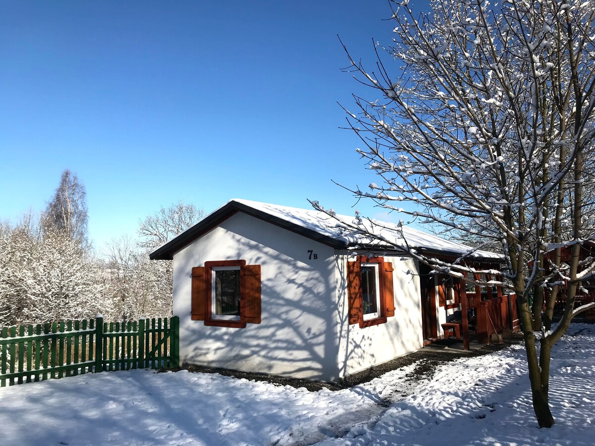 阳光谷（ Sunny Valley ） 7B。山区独家小屋。