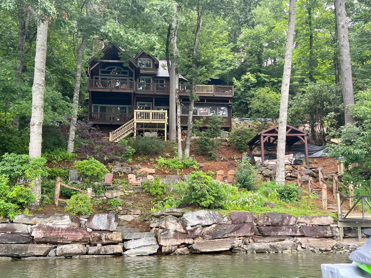 带码头的Carolina Charm Lakefront Home