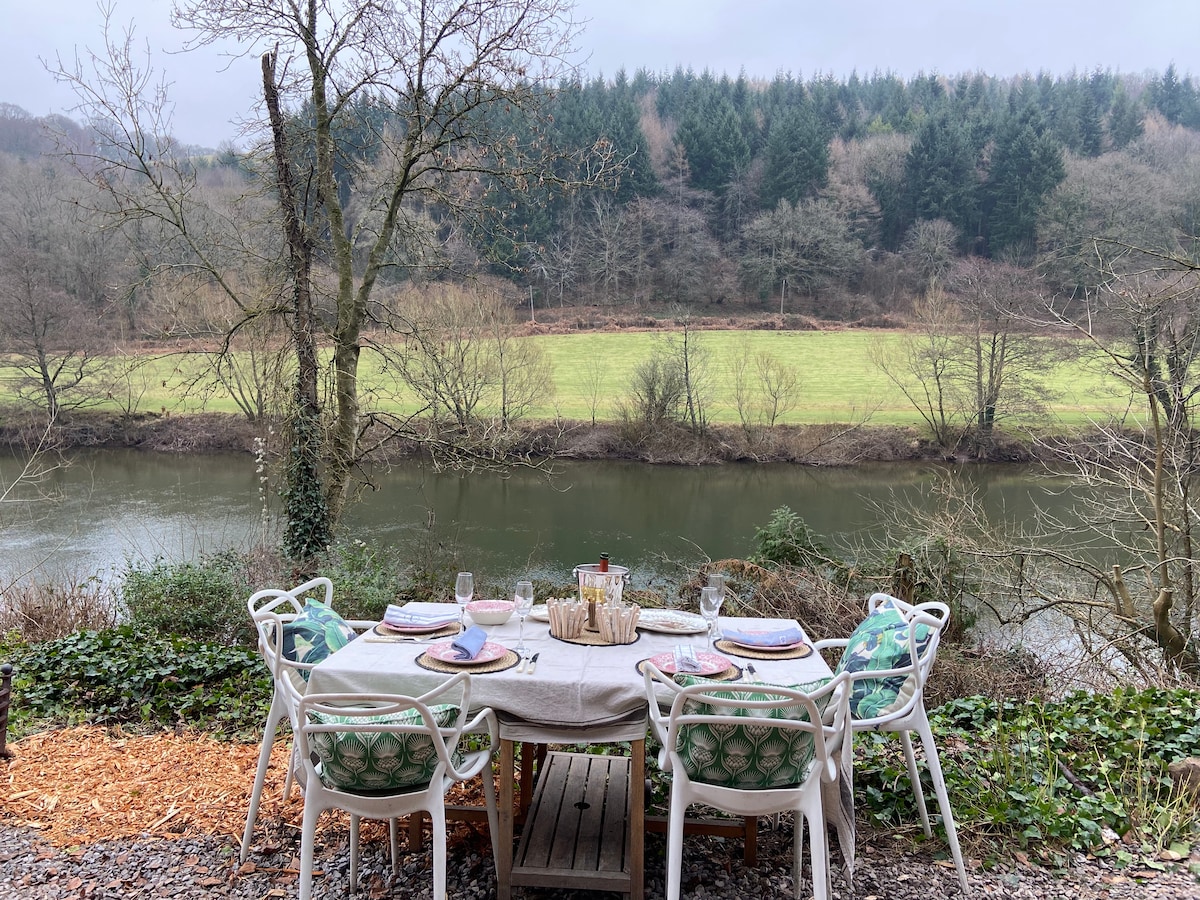 The Boathouse on the River Wye with stunning views