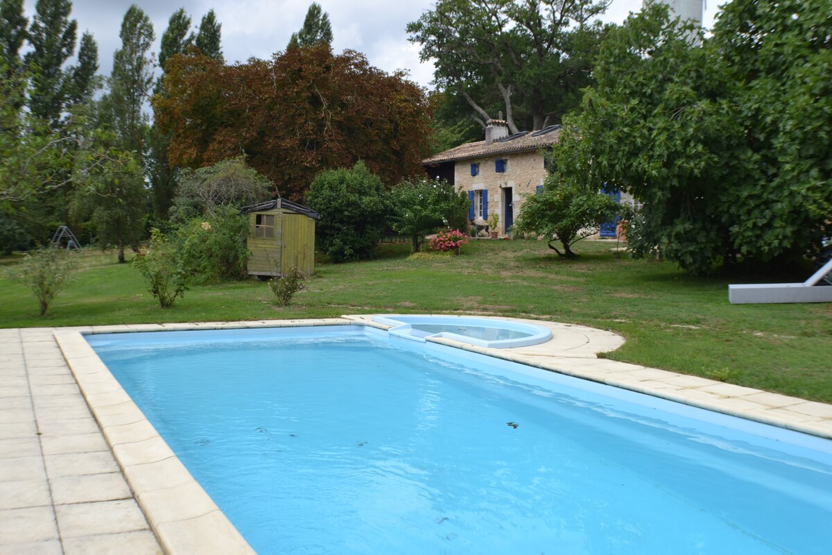 Cottage avec grande piscine