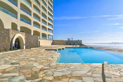 Fun/Modern 3-Bedroom Beachfront Condo