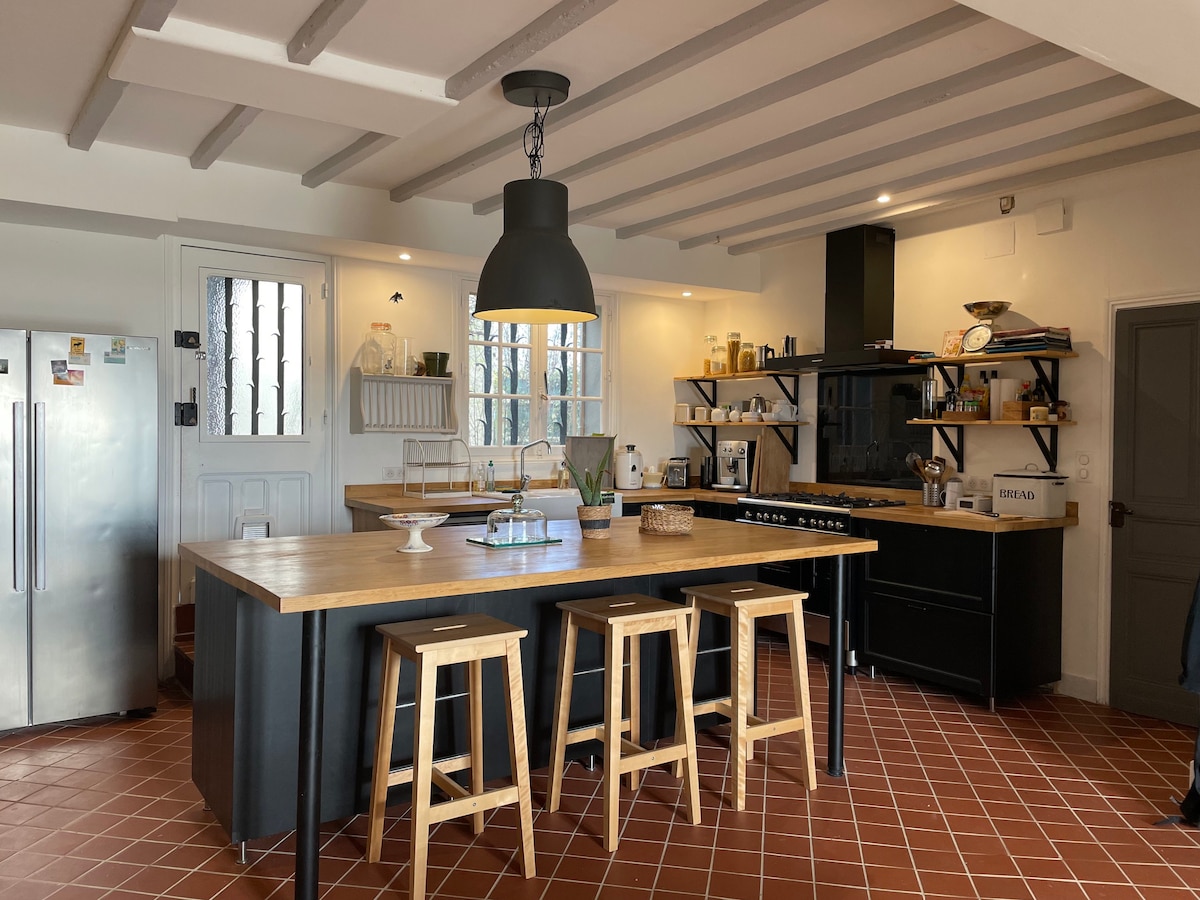 Maison de famille en Dordogne entourée de vignes