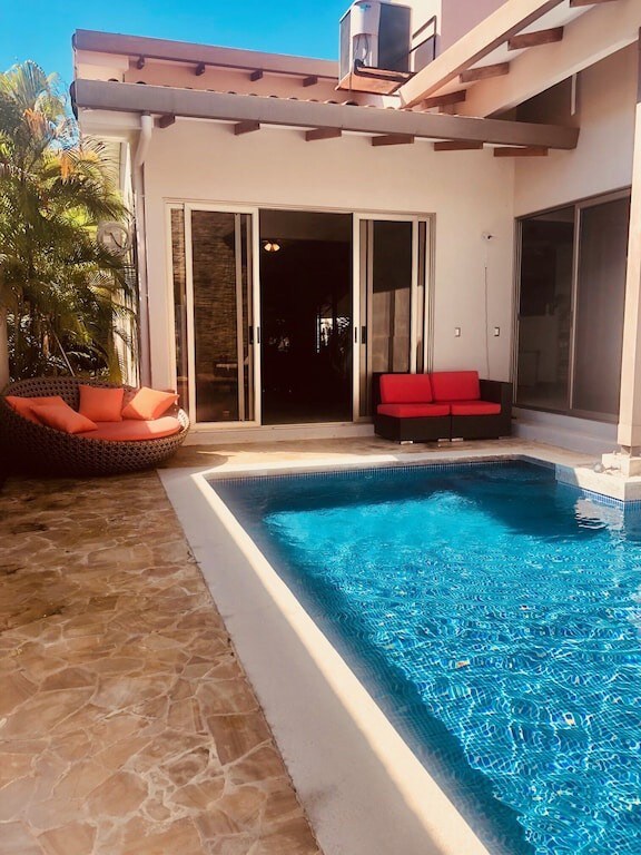 Family Luxury Villa, Private Pool, Steps to Beach