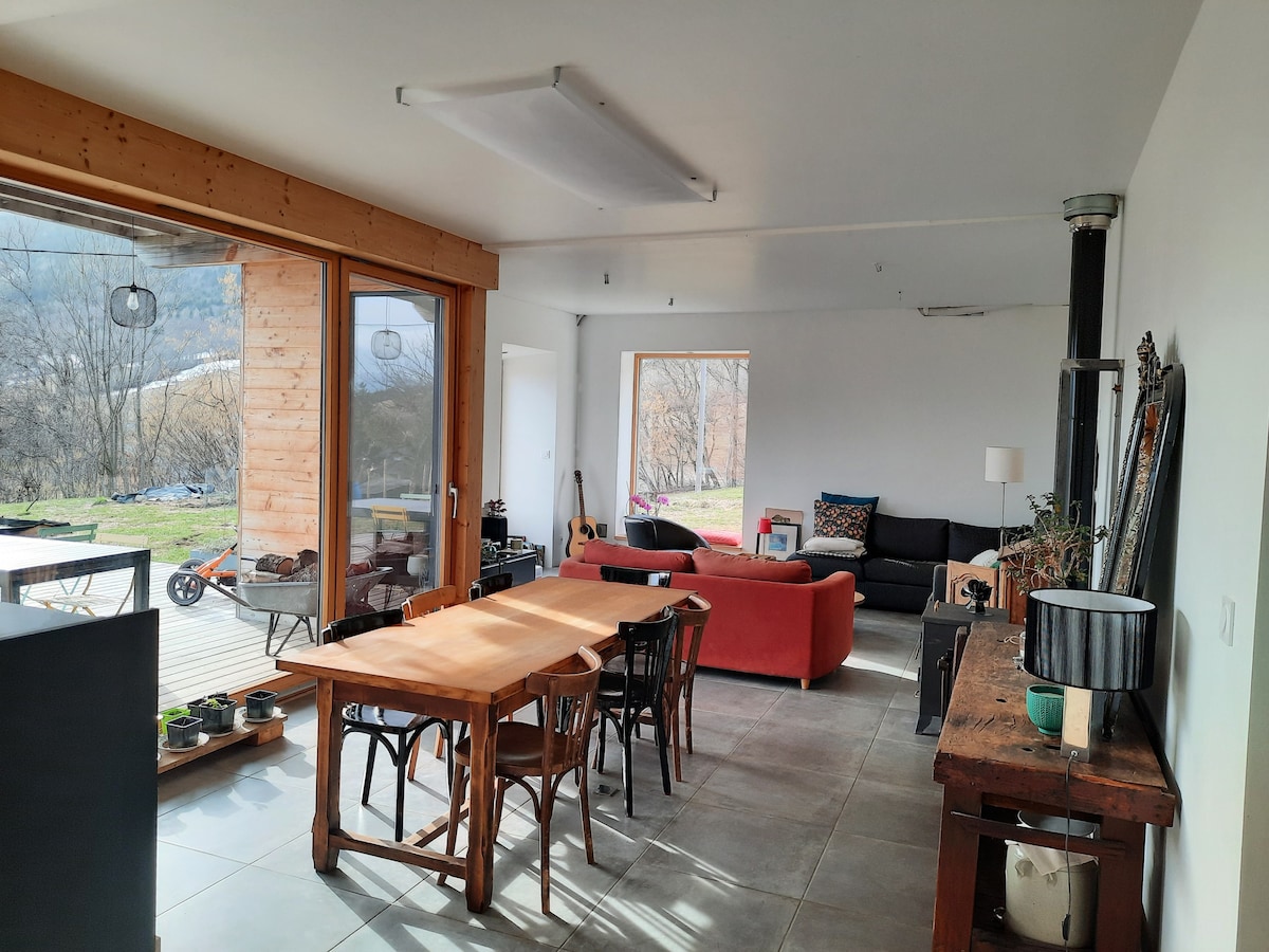 Maison lumineuse avec jardin et vue sur le Vercors