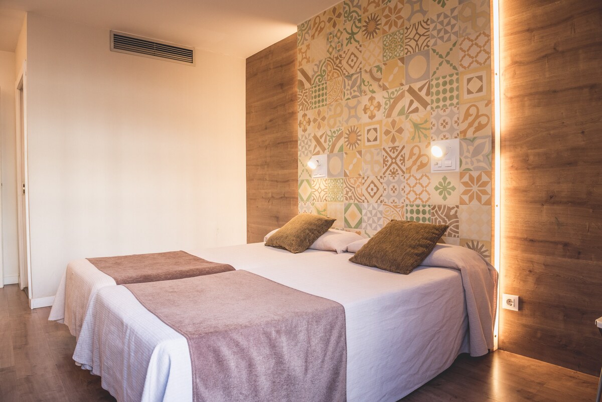 Twin Room | Hostal Mare Nostrum