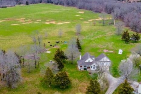 70 Acre Luxury Farmstead in Columbia