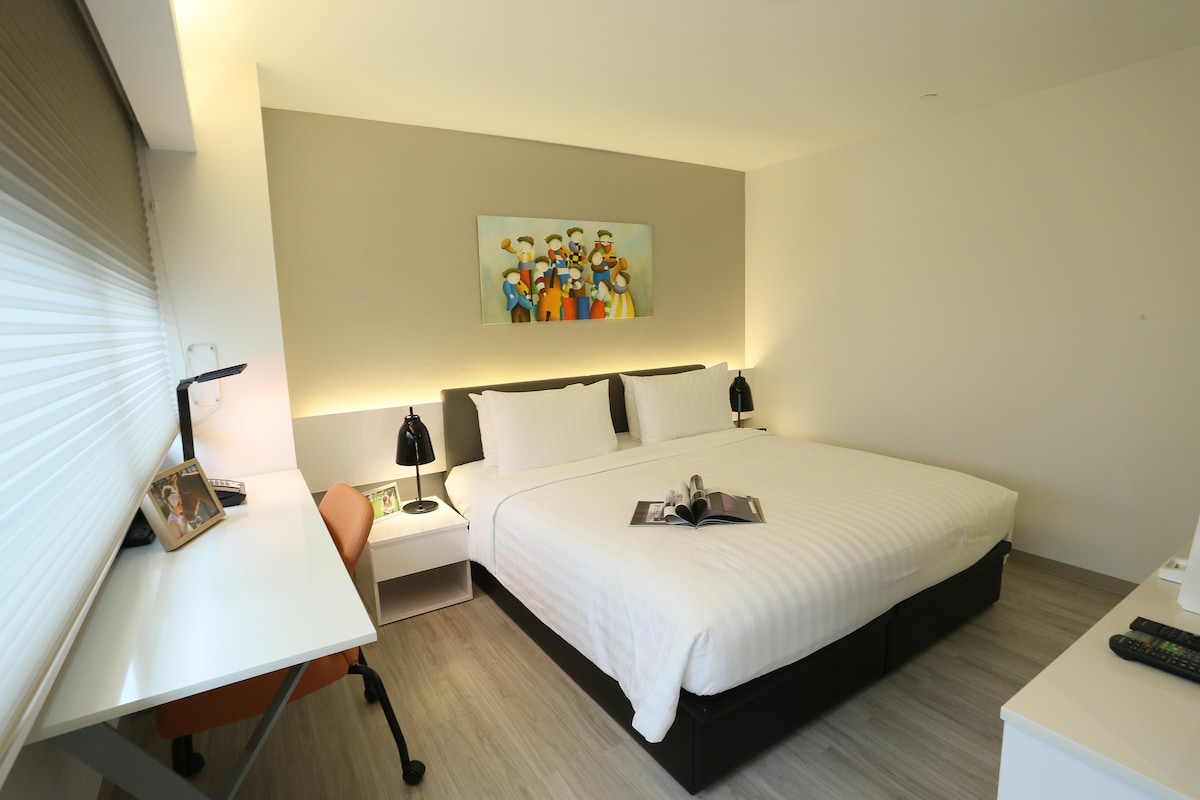 2-Bedrooms Serviced Apartment | WIFI & Kitchenette