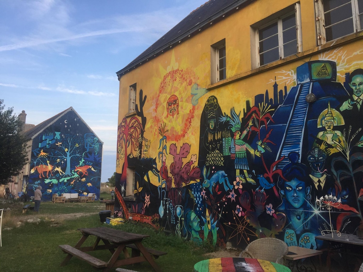 À 2 pas de la plage, l’Auberge du Lama Zébré