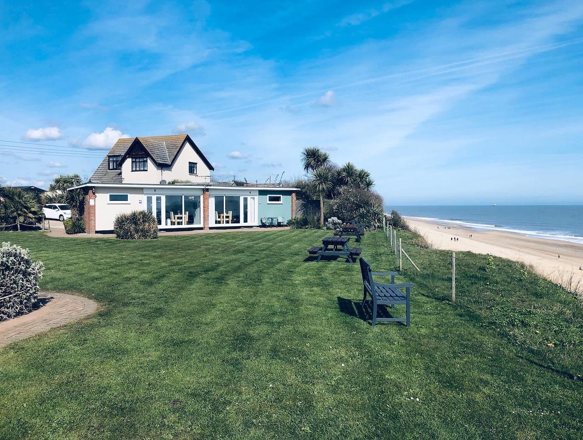 4* Barton chalet with stunning beach views