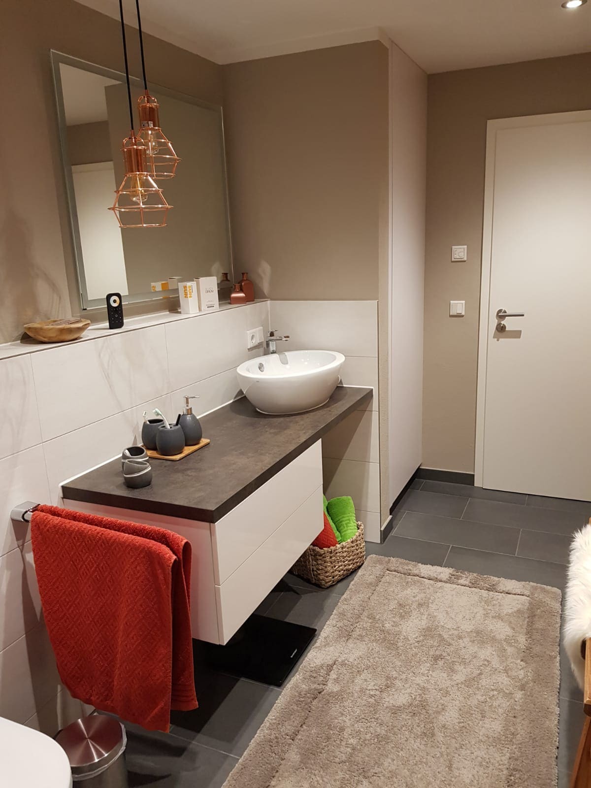 Modernes ruhiges Privatzimmer eigenes Badezimmer