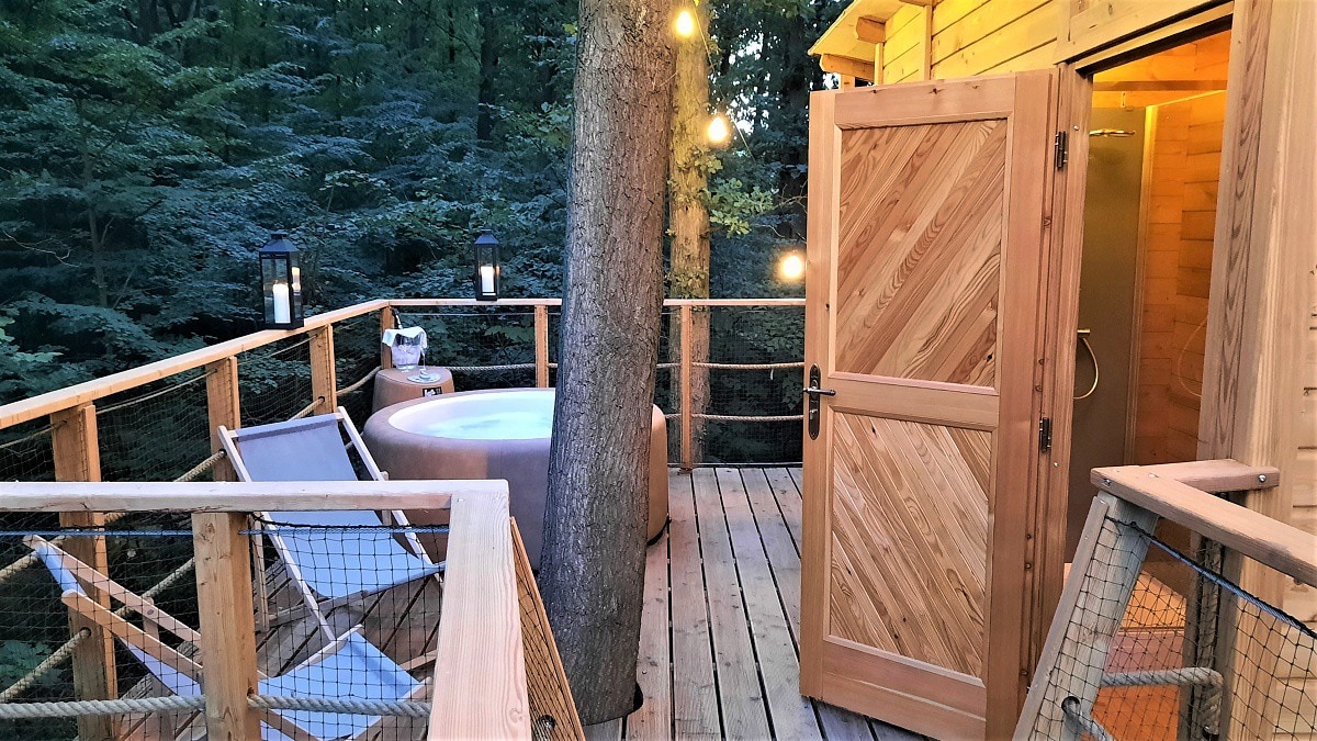 Cocoon Tree Bed & Spa