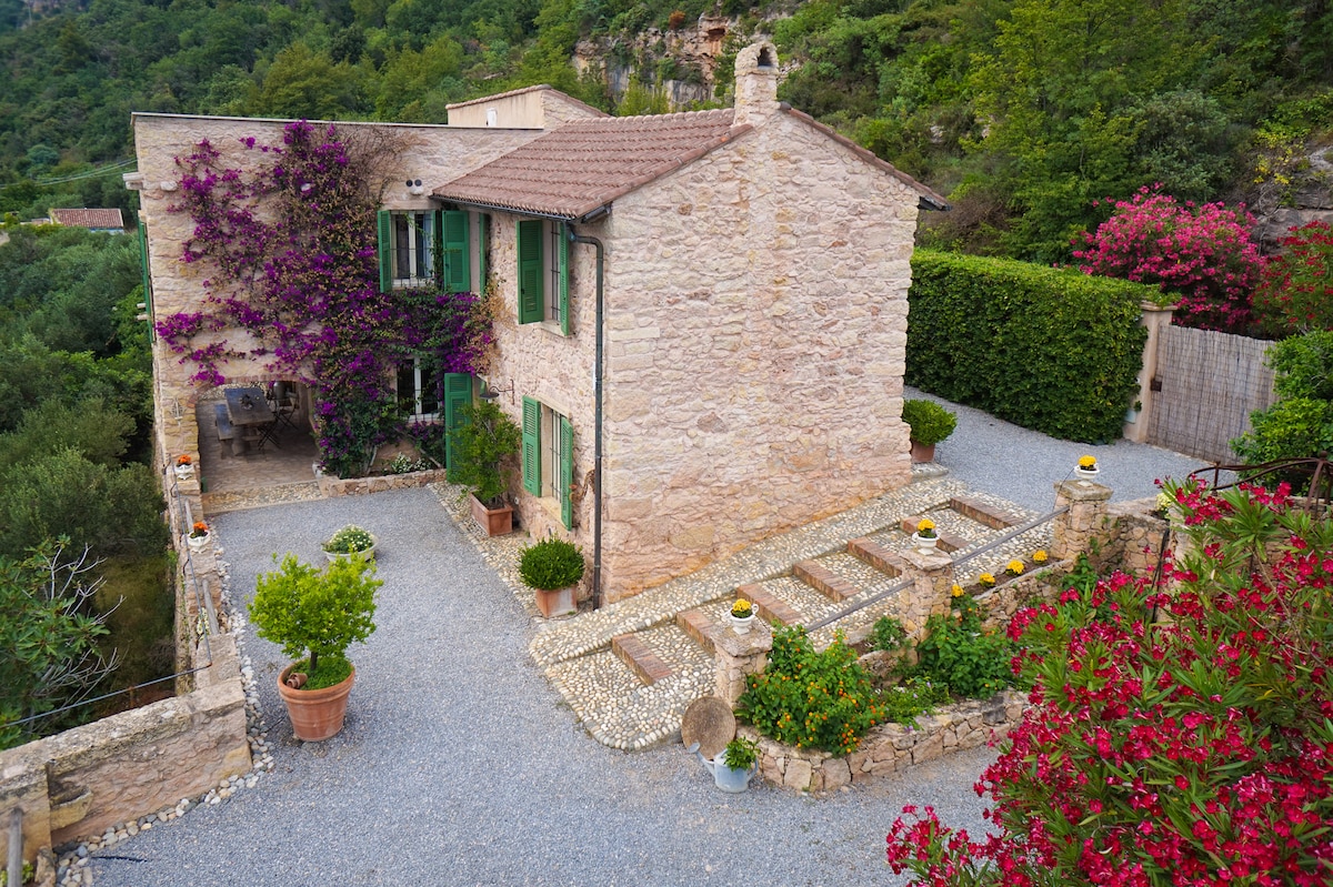 韦雷齐别墅（ Villa Sole in Verezzi ） ，美丽的海景