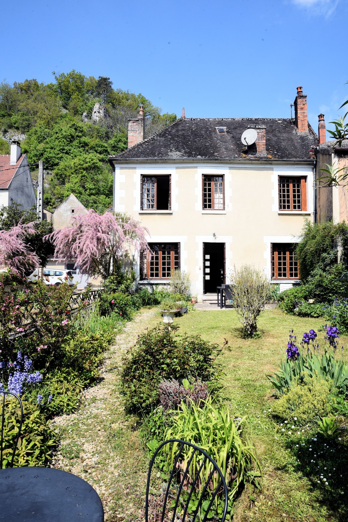 maison chaleureuse au bord de l'eau