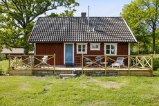 Charming cottage with boat in two two lakes, Bolmen and Lillasjön