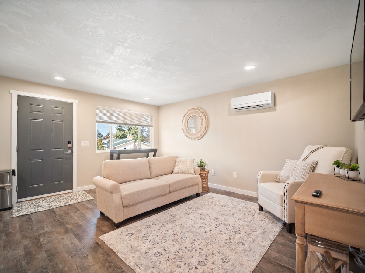 Entire Unit~Centrally Located & Updated 2 Bed APT