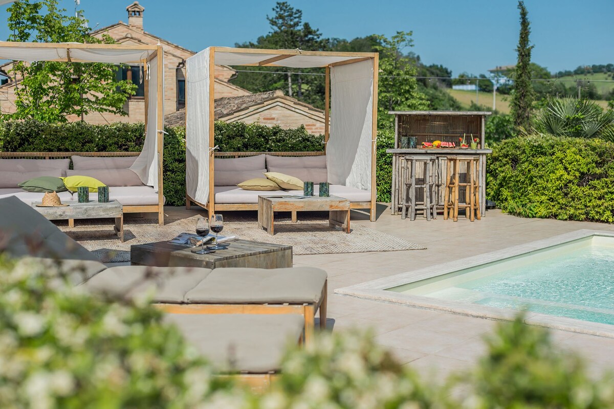 Villa Sky - Villa with Pool, Jacuzzi, Sauna