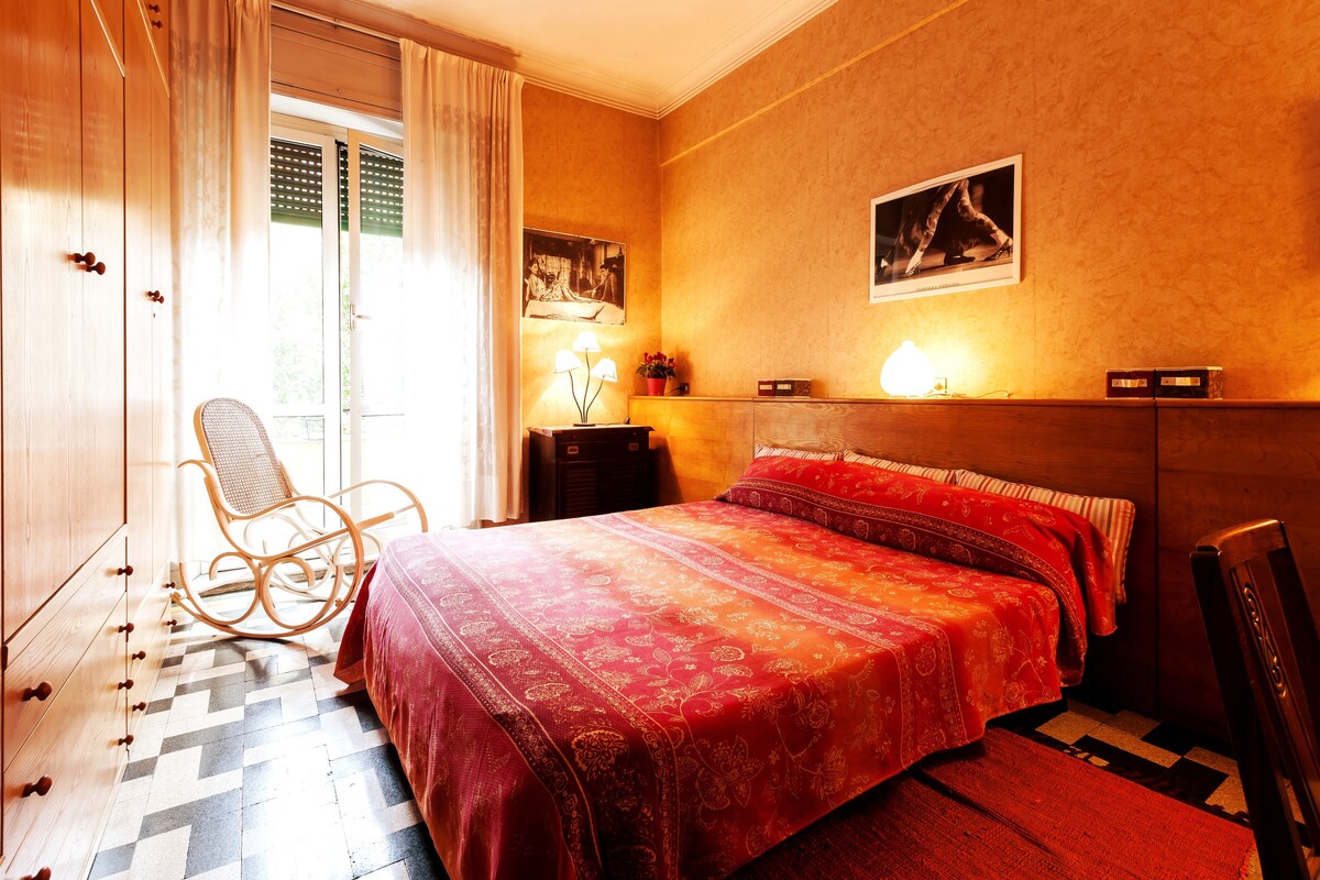 舒适的标准双人床，带厨房的Ponte della Musica
