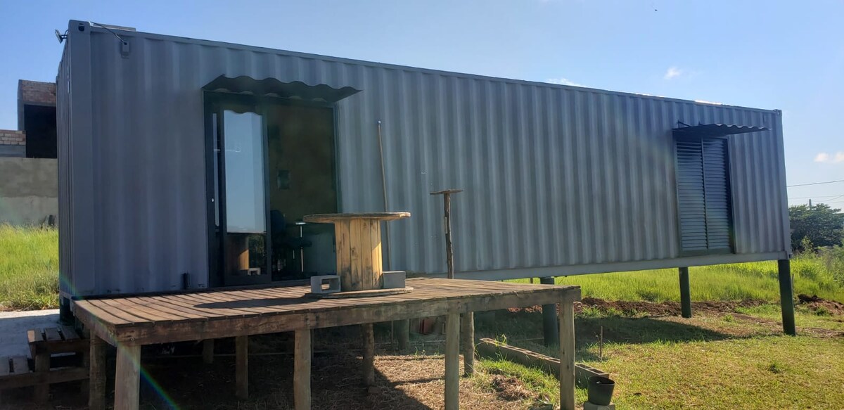 casa container com uma vista maravilhosa.