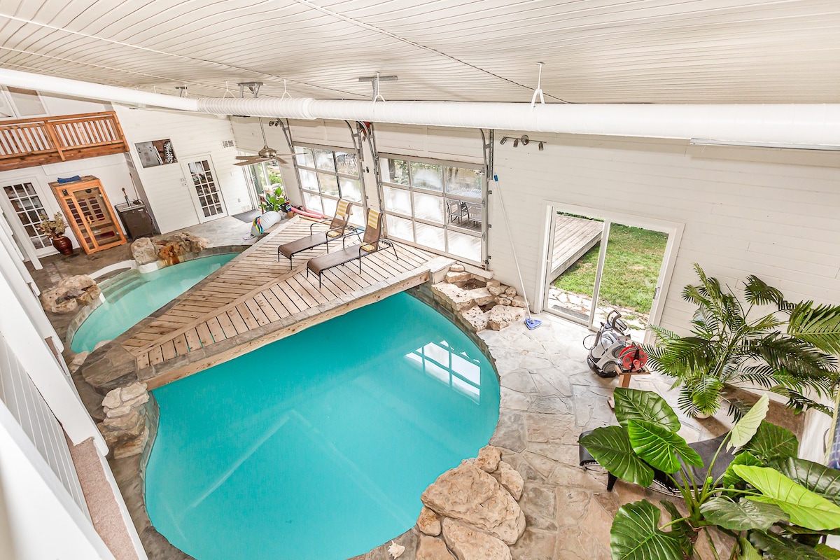 Luxury Oasis!! Heated Pool☆Sauna ☆Hot tub☆4Patios