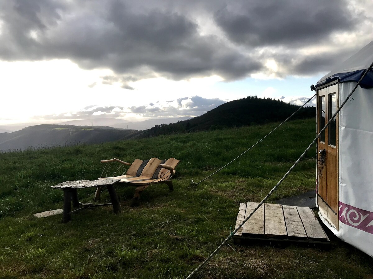 Secret Flow Mountain Resort - 3 person Yurt