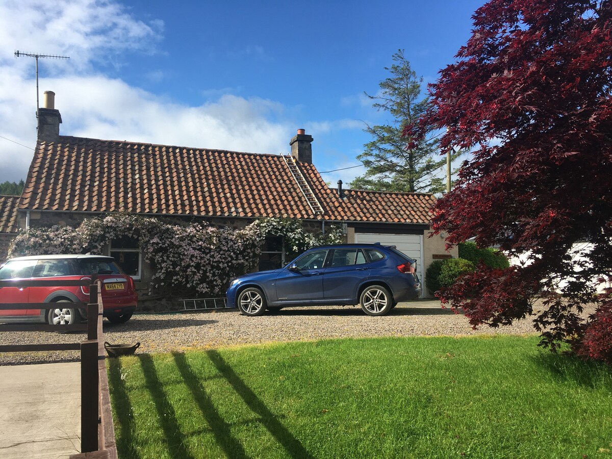 Modern two bedroomed cottage in idyllic setting