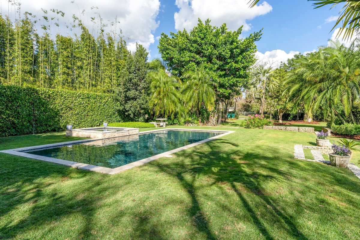 The Garden House - Hot Tub, Pool & Garden Oasis