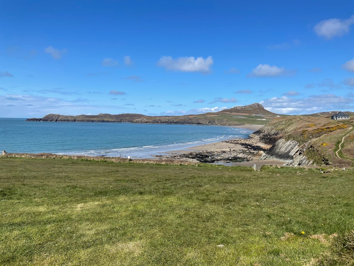 Sea view static caravan in Pembrokeshire