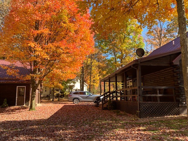 Kingwood Cabin
Cozy 3 bedroom log cabin