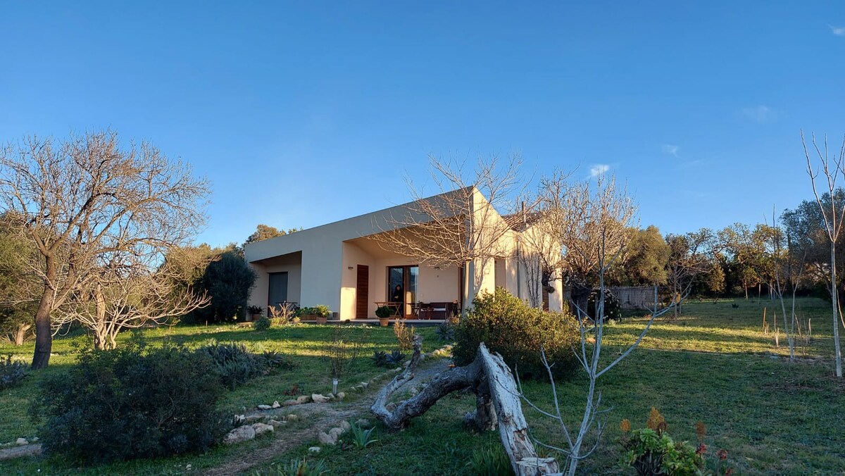 Modern country house, mountain views, natural pool